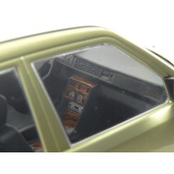 Mercedes Benz (W124) 200 D 1984, MCG (Model Car Group) 1/18 scale