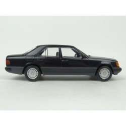 Mercedes Benz (W124) 300 E 1984 (Black Met.) model 1:18 MCG (Model Car Group) MCG18206