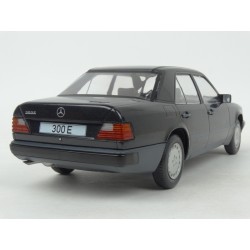 Mercedes Benz (W124) 300 E 1984 (Black Met.) model 1:18 MCG (Model Car Group) MCG18206