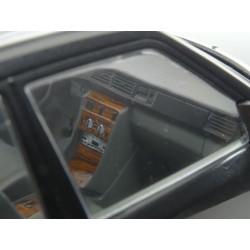 Mercedes Benz (W124) 300 E 1984 (Black Met.) model 1:18 MCG (Model Car Group) MCG18206