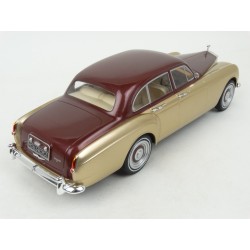 Rolls Royce Silver Cloud III Flying Spur H.J.Mulliner 1965 (Gold/Red met.) model 1:18 MCG (Model Car Group) MCG18132