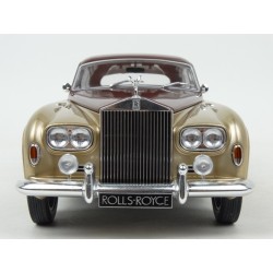 Rolls Royce Silver Cloud III Flying Spur H.J.Mulliner 1965 (Gold/Red met.) model 1:18 MCG (Model Car Group) MCG18132