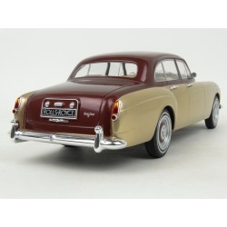 Rolls Royce Silver Cloud III Flying Spur H.J.Mulliner 1965 (Gold/Red met.) model 1:18 MCG (Model Car Group) MCG18132