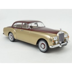 Rolls Royce Silver Cloud III Flying Spur H.J.Mulliner 1965 (Gold/Red met.) model 1:18 MCG (Model Car Group) MCG18132