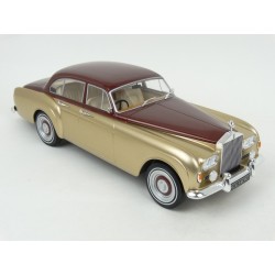 Rolls Royce Silver Cloud III Flying Spur H.J.Mulliner 1965 (Gold/Red met.) model 1:18 MCG (Model Car Group) MCG18132