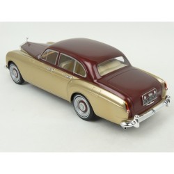 Rolls Royce Silver Cloud III Flying Spur H.J.Mulliner 1965 (Gold/Red met.) model 1:18 MCG (Model Car Group) MCG18132