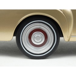 Rolls Royce Silver Cloud III Flying Spur H.J.Mulliner 1965 (Gold/Red met.) model 1:18 MCG (Model Car Group) MCG18132