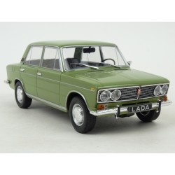 Lada 1500 1977 model 1:24 WhiteBox WB124044