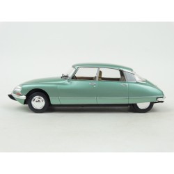 Citroen DS 23 Pallas 1973, WhiteBox 1/24 scale