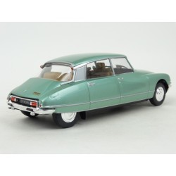 Citroen DS 23 Pallas 1973, WhiteBox 1/24 scale