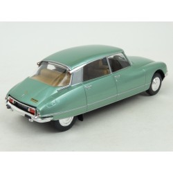 Citroen DS 23 Pallas 1973, WhiteBox 1/24 scale