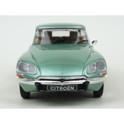 Citroen DS 23 Pallas 1973, WhiteBox 1/24 scale
