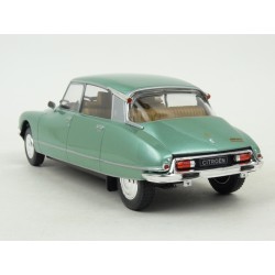 Citroen DS 23 Pallas 1973, WhiteBox 1/24 scale