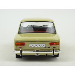 Lada 1200 (VAZ 2101) 1970, WhiteBox 1/24 scale