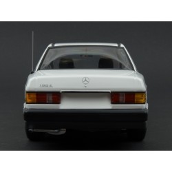 Mercedes Benz (W201) 190E 1982 (White) model 1:18 Minichamps MI-155037002