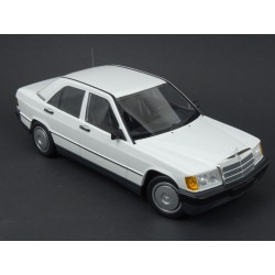 Mercedes Benz (W201) 190E 1982 (White) model 1:18 Minichamps MI-155037002