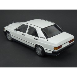 Mercedes Benz (W201) 190E 1982 (White) model 1:18 Minichamps MI-155037002