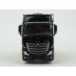 Mercedes Benz Actros MP4 1845 2012 (Black) model 1:43 IXO Models TR073