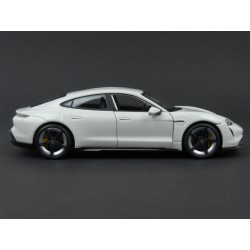Porsche Taycan Turbo S 2020 (White) model 1:24 Bburago BB-24-18-21098W