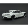 Porsche Taycan Turbo S 2020 (White) model 1:24 Bburago BB-24-18-21098W