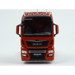 MAN TGX XXL (D38) Lion Pro Editioin 2018 model 1:43 IXO Models TR074