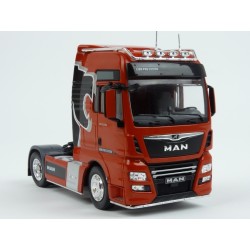 MAN TGX XXL (D38) Lion Pro Editioin 2018 model 1:43 IXO Models TR074