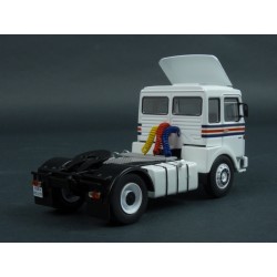 MAN Büssing 19.320 Rothmans-Porsche Racing Transporter 1982 model 1:43 IXO Models TTR022