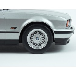 BMW (E34) 535i 1992 (Silver Met.), MCG (Model Car Group) 1/18 scale