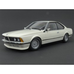 BMW (E24) 635 CSi 1982 (White) model 1:18 Minichamps MI-155028102