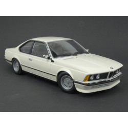 BMW (E24) 635 CSi 1982 (White) model 1:18 Minichamps MI-155028102