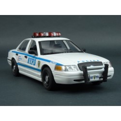 Ford Crown Victoria Police Interceptor NYPD (New York Police Department) 2011 model 1:24 GreenLight GL85513