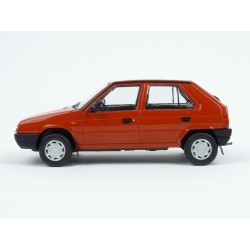 Škoda Favorit 1989 model 1:24 WhiteBox WB124092