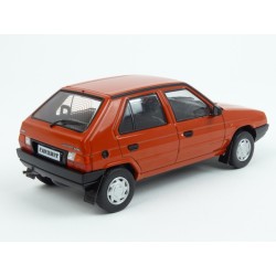 Škoda Favorit 1989 model 1:24 WhiteBox WB124092