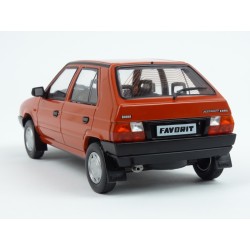 Škoda Favorit 1989 model 1:24 WhiteBox WB124092