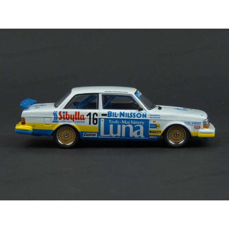 Volvo 240 no.33, Monza 1984 1:43 IXO | Sběratelské modely aut