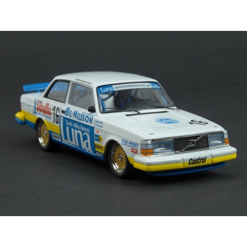 Ixo 1:43 Volvo 240 Kombi Année de construction 1988 polaire rouge CLC461N.22 modèle voiture