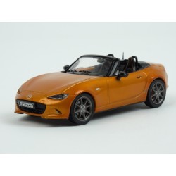 Mazda MX-5 (ND) Roadster 2019 (Orange Met.) model 1:43 IXO Models CLC409N