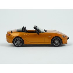 Mazda MX-5 (ND) Roadster 2019 (Orange Met.) model 1:43 IXO Models CLC409N