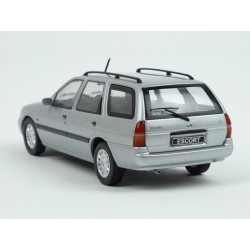 Ford Escort Turnier 1996 (Silver Met.) model 1:43 IXO Models CLC396N