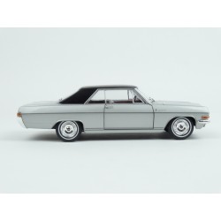 Opel Diplomat A V8 Coupé 1965 model 1:24 WhiteBox WB124082-O