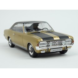 Opel Commodore A GS/E 1970 (Gold Met.) model 1:24 WhiteBox WB124105-O