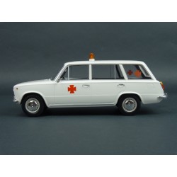 Seat 124 Familiar Ambulance 1968, Triple9 1/18 scale