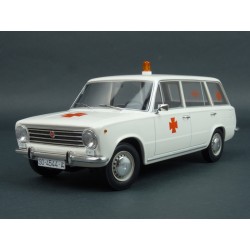 Seat 124 Familiar Ambulance 1968, Triple9 1/18 scale