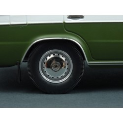 Lada 1500 (VAZ 2103) Volkspolizei 1975, Triple9 1/18 scale