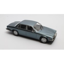 Jaguar XJ6 SIII Sovereign 1983 (Blue Met.), Cult Scale Models 1/18 scale