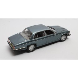 Jaguar XJ6 SIII Sovereign 1983 (Blue Met.), Cult Scale Models 1/18 scale
