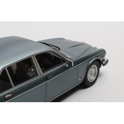 Jaguar XJ6 SIII Sovereign 1983 (Blue Met.), Cult Scale Models 1/18 scale