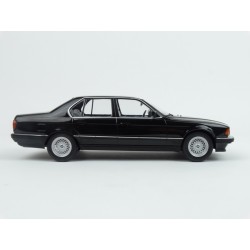 BMW (E32) 750i 1992 (Black Met.) model 1:18 MCG (Model Car Group) MCG18162