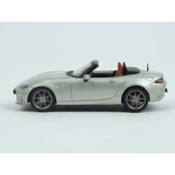 Mazda MX-5 (ND) Roadster 2019 (Cream Met.) model 1:43 IXO Models CLC487N.22