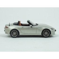 Mazda MX-5 (ND) Roadster 2019 (Cream Met.) model 1:43 IXO Models CLC487N.22